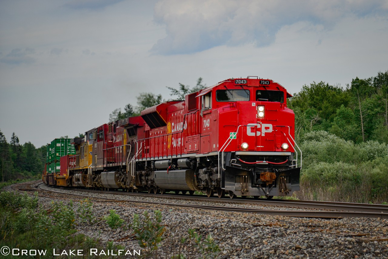 CP 143 passes by Wood Rd. just before entering the Smiths Falls yard.
Most of the north track is currently being removed with the exceptions being a few passing sidings as they convert the subdivision to CTC.