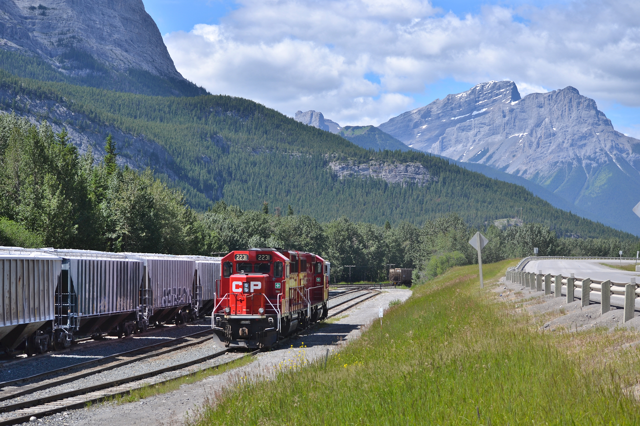 Ive traded in my dock shoes for boots, 2231 and what I think is another Eco sit in Exshaw yard waiting for their run to Calgary later in the Day. Ive only been out West for three days and I have seen more EMD power than I ever have out East. I just need to find a running pair of SD40's now.