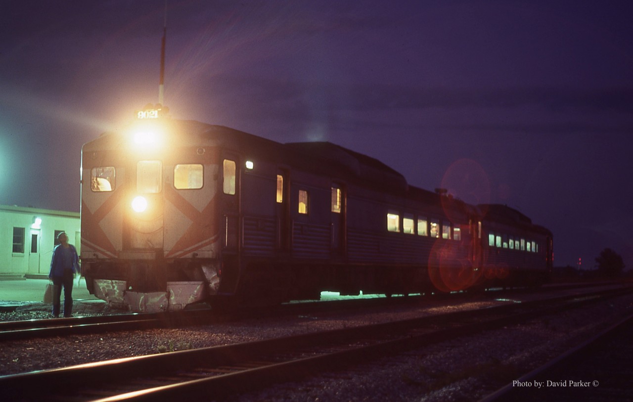 TH&B No 371 pauses briefly at Welland on its run from Buffalo (Exchange St) to Toronto Union.
