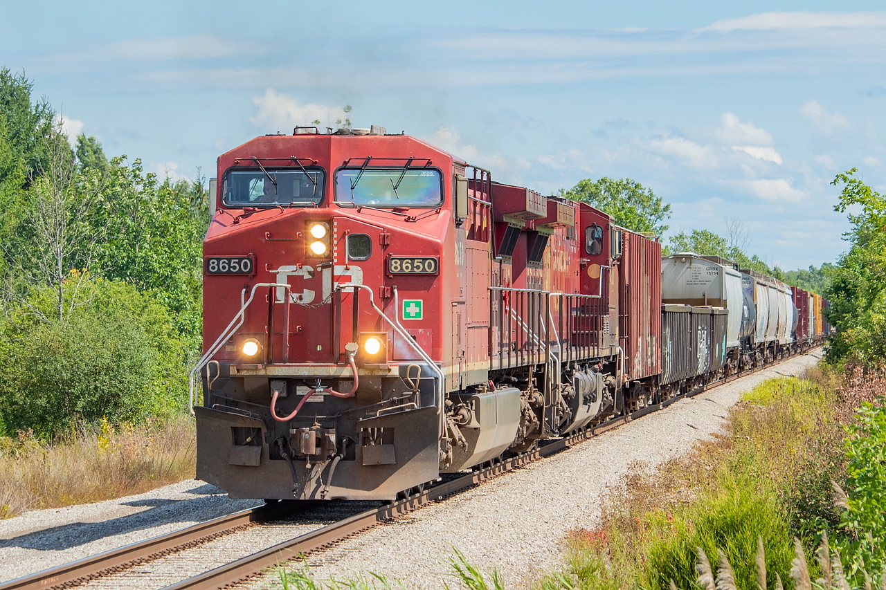 CP 255 is back on home rails on the CP Hamilton Sub, and is clear of SNS Brookfield East after coming off of the Stamford Sub via the Cayuga Spur. With the area's regularity of CN running on CP and vice versa, I thought it would be fun to show the two railways in roughly the same spot on the same day. I caught CN L562at the same location a short while after.