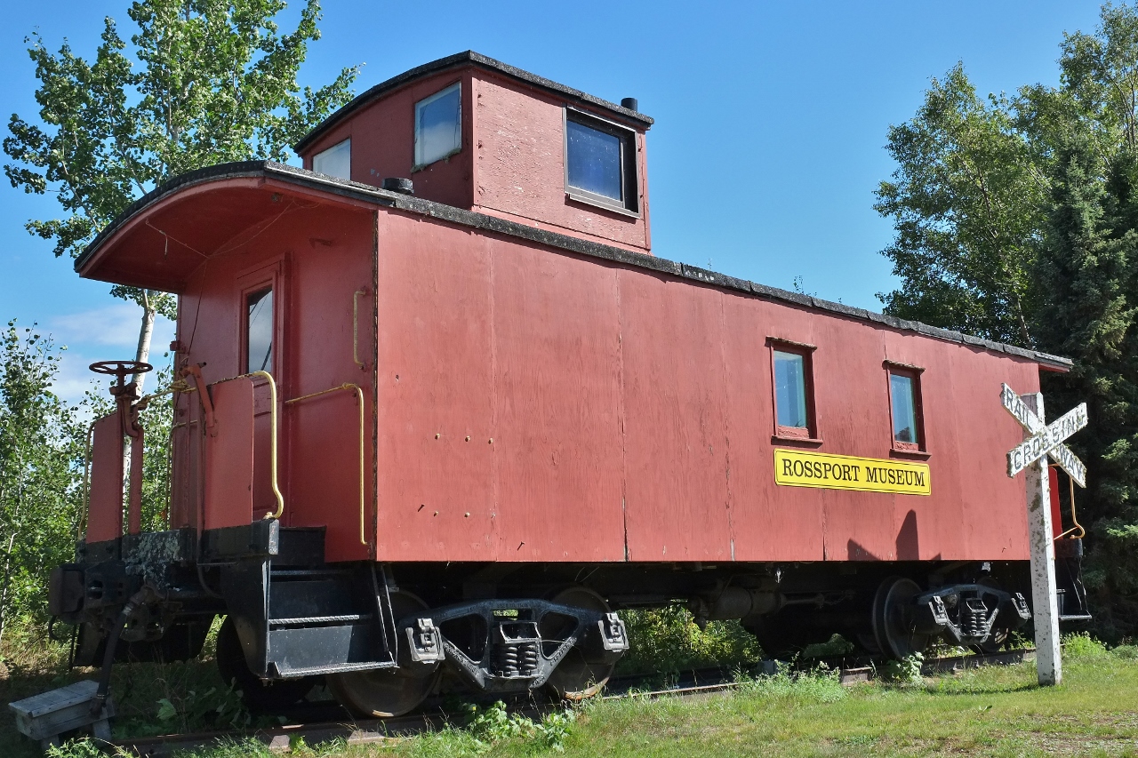 ...The Loneliest Caboose...


...ex CPR 437179 ( 1945 ) 


At Main & Boon St, Rossport,  August 17, 2020 image by S.Danko