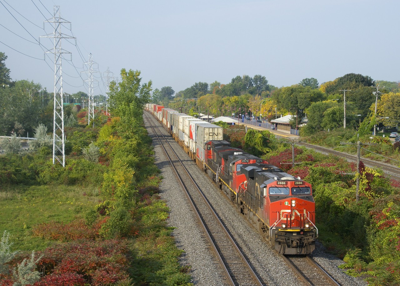 A 522-axle long CN 106 with CN 2886, CN 2573 & CN 2578 is eastbound on CN's Kingston Sub, about five minutes after CN 368 cleared this location.