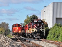 CN 7081 with CN 1408 slowly makes its way back up the track after delivering a few box cars down the spur as it approaches the OSR set off awaiting pick up by CN for transportation. A snag in the paperwork has kept it stranded here for a way longer than anticipated. CN 542 would then hear that a late CN 540 brought 30 more cars for them to lift, so they backed up all the way along Edinburgh Rd to pick them up at the Crimea Street Yard.