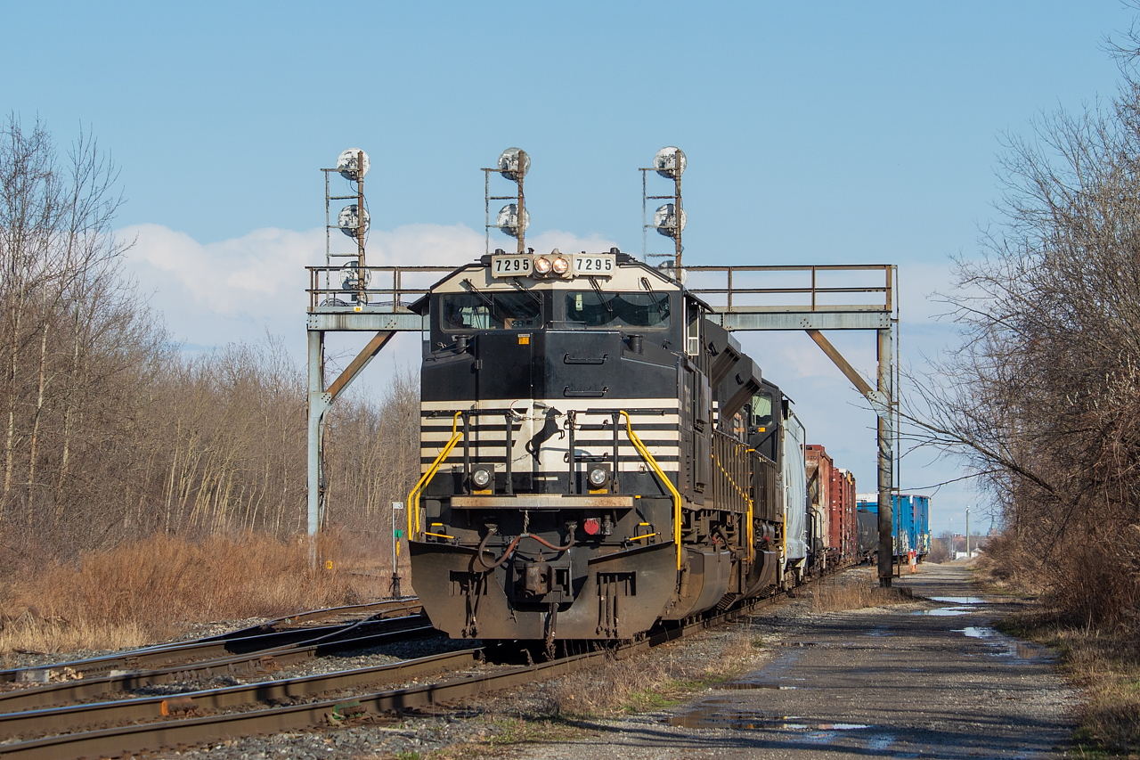 The three railways of Duff, Part 3: NS. I saw quite a few C93s this Spring and early Summer, and this was the only one I ever watched stretch out past CN Duff. At this point, they’re shoving back to make their setoff for CN, which will be picked up by the day’s 530 on its return trip from Buffalo.  Part 1 was CN (link here), and Part 2 was CP (link here).