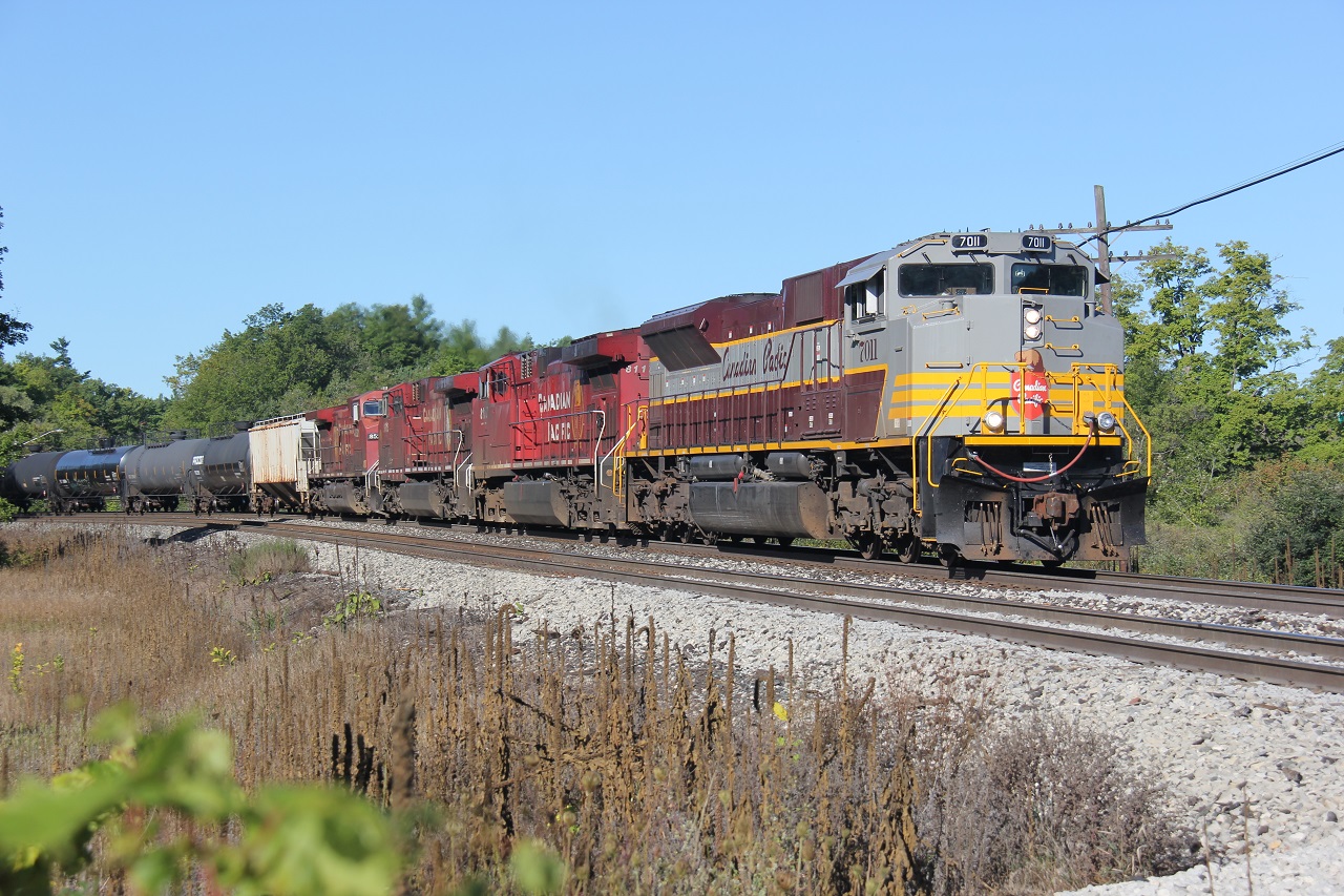 After spending a good two hours at Wolverton, CP 234 finally was on the move towards Toronto, passing through Campbellville just shy of 09:30. The CP script heritage units are definitely my favourite, so I tried to make room for this train in my schedule being that the light was favourable. Power was CP 7011-8117-9615-8521.