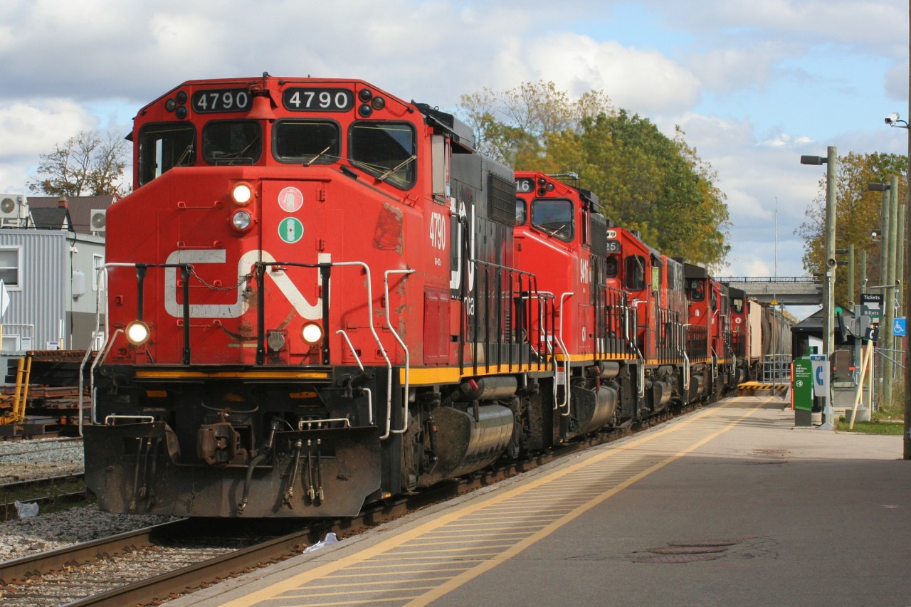 CN L568 is seen building it’s train at Kitchener, Ontario on the Guelph Subdivision with an impressive consist. It included; 4790, 9416, 4725, 4784, 7083 and 4796. October 14, 2019.