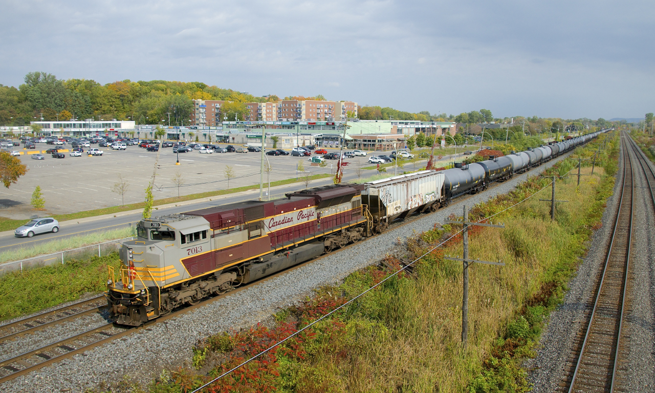 Heritage unit CP 7013 brings up the rear of ethanol train of CP 650. Up front is the Air Force unit (CP 7023). This was a surprising lashup, as this train had GE units into Toronto, where power was swapped (not a particularly common occurrence for this train).