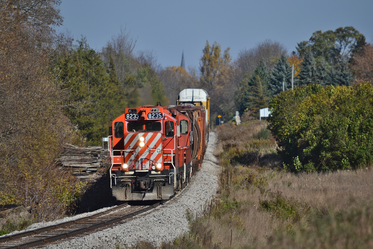 Whats better than an action red GP9? Two! After OSR's equipment move from GUE down to Salford, 8235 and 1591 have been re united as a set on todays Woodstock Job. Lots of fans out this day as this fall has been hit and miss for solid sunny days, overall, an amazing day and great chase.