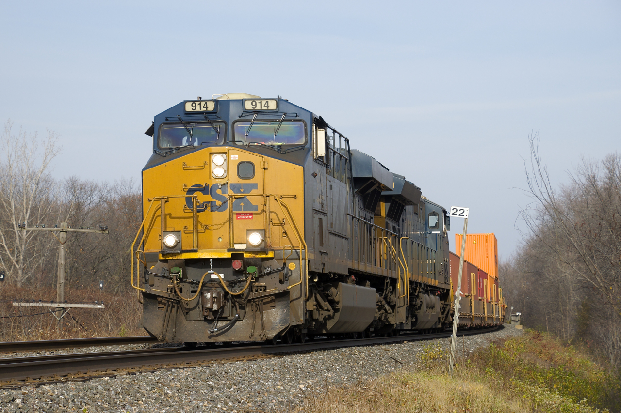 CN 327 is passing MP 22 of CN's Kingston Sub with CSXT 914 & CSXT 3441 for power.