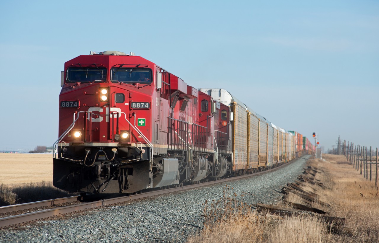A fairly clean 8874 leads 113 just west of Grand Coulee Saskatchewan after working "The Hub" (an Intermodal terminal) just west of Regina. With 40cm of snow in the forecast for this weekend, I figured I'd best enjoy the decent weather now.