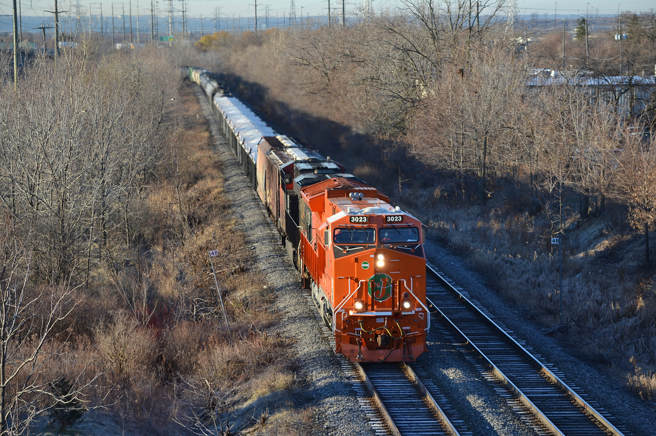 Brrrrr, even the ties show it's cold. What seemed to be a lightning fast run from London to Copetown, 394 was stuck waiting just before Bayview while waiting for traffic to clear at Snake. Im thankful that just enough sun was able to get onto the nose. Remind me to buy new winter gloves
