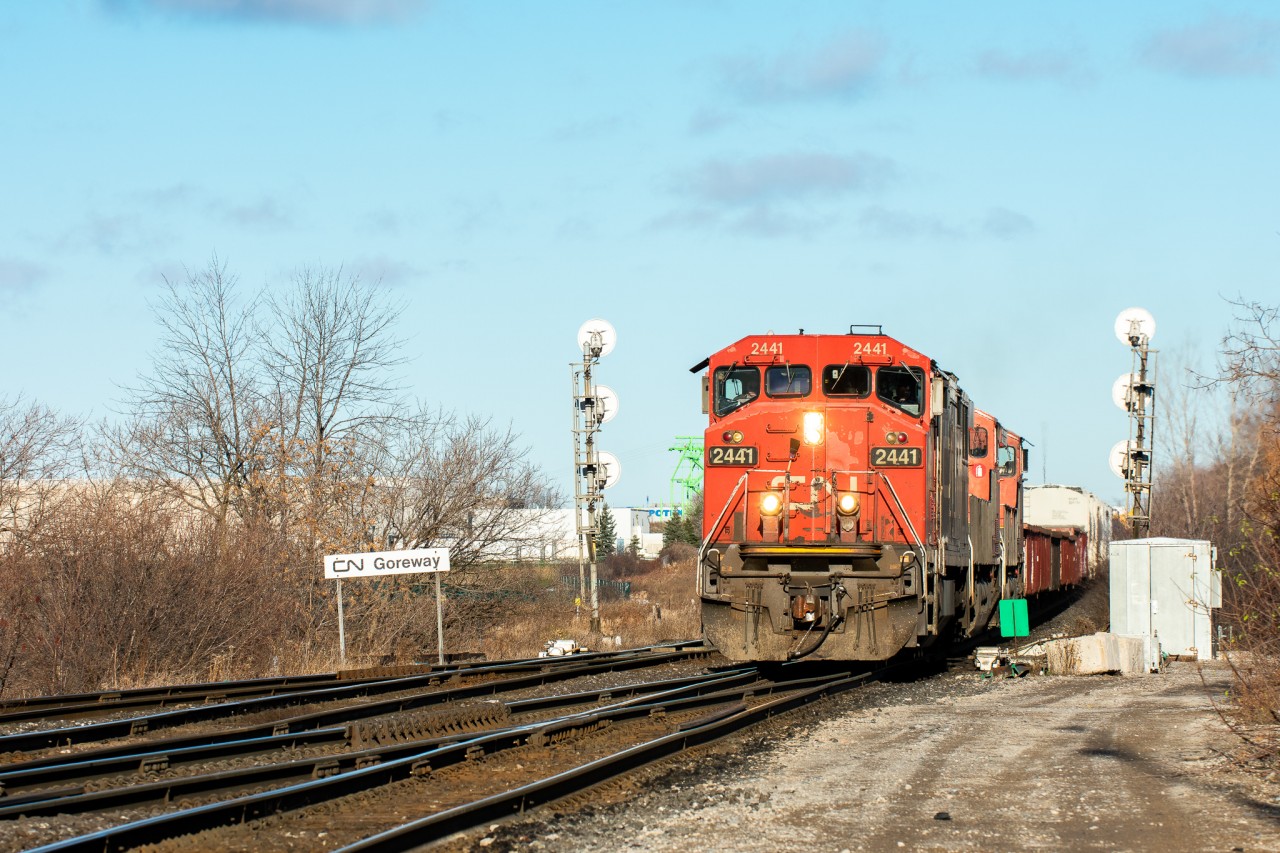A surviving C40-8M takes the lead of the daily Mac Yard-Aldershot transfer as they waste no time through the CN Goreway control point on the Halton Sub. Seeing as the light was pretty much head on and I was working with a tight shot, I'm pretty happy with how this turned out.