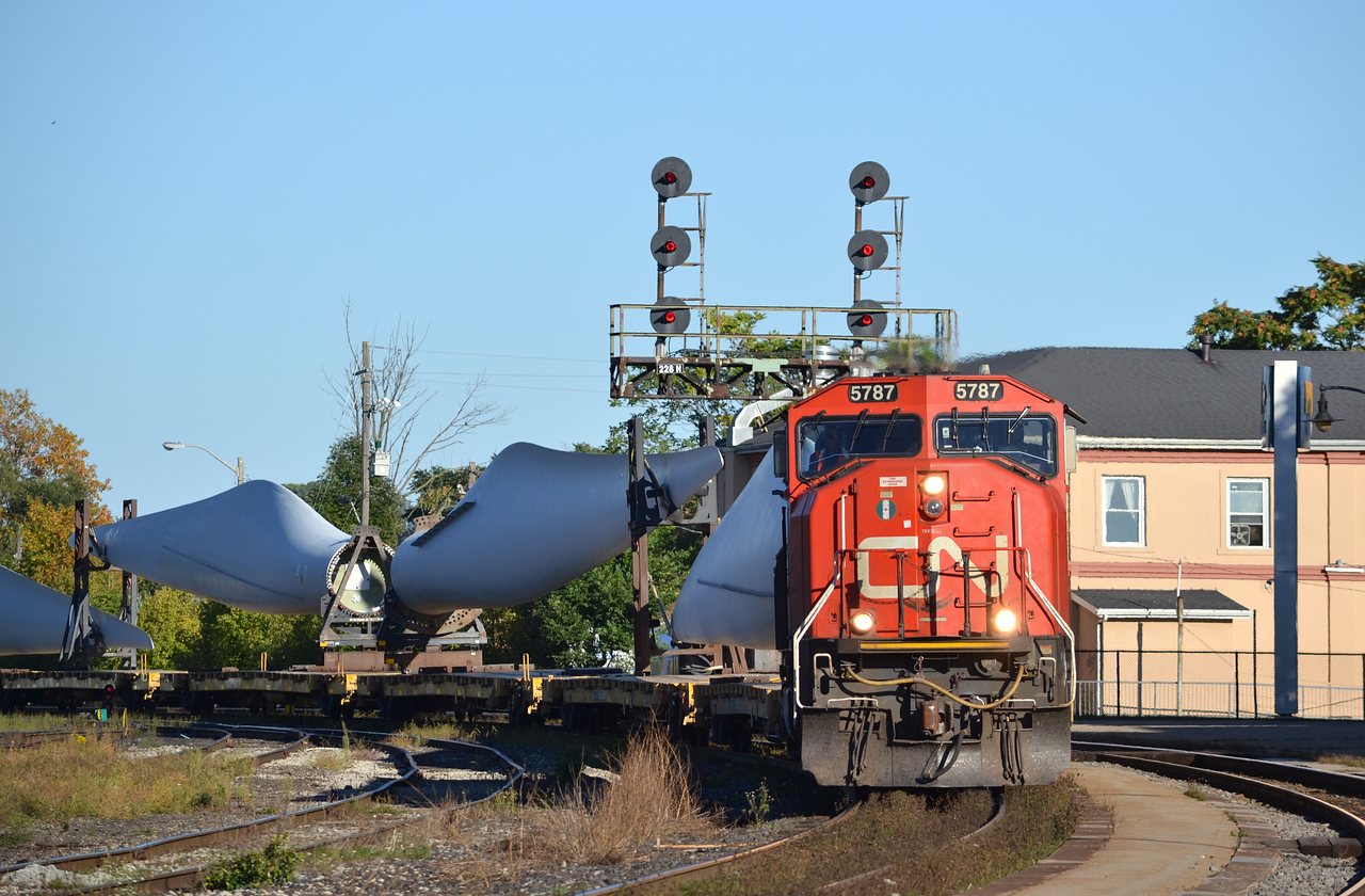 CN 5787 leads a fully loaded windmill train through Brantford in that beautiful late September light. Certainly makes me miss the longer days, however, we are over the hump now! Days are only getting longer, and hopefully warmer from here.