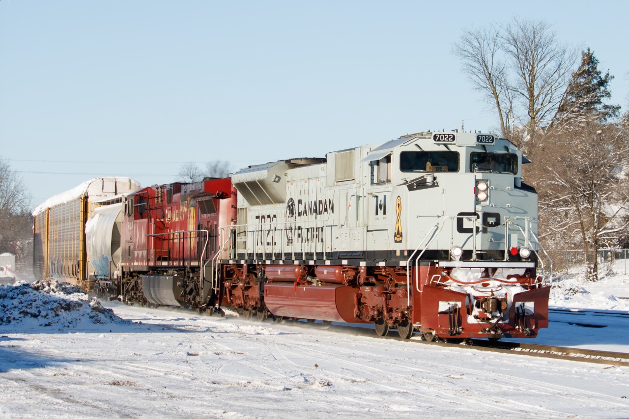 On a chilly December morning, 234 passes through Galt with 7022 leading the way. Pretty nice to see a 234 in daylight.