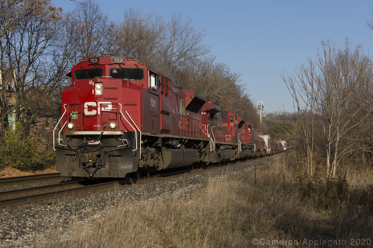One of CP's SD70ACu SD90/43MAC rebuilds leads train #421 through Summerhill with Thunder Bay and Winnipeg freight on the pin. These bad boys look really nice when they are fresh.