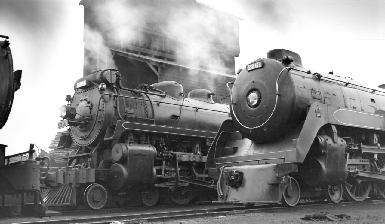 Engines 2704 and 2861 at Drake street yard