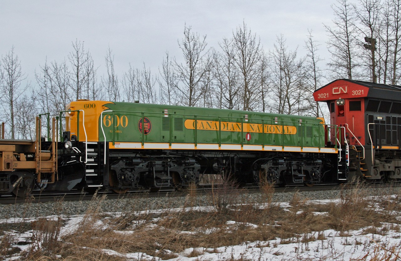 CN 600, the matching slug for the CN 7600 rolls into Edmonton on Z 11251 09.  The slug was rebuilt by Progress Rail in Tacoma and painted in the attractive green and gold CN scheme.  CN 600 is enroute to Toronto to be paired up with the CN 7600, which has been based out of MacMillan Yard. 

CN 7601 and 601, painted in the IC Scheme, should be arriving in Vancouver shortly.
