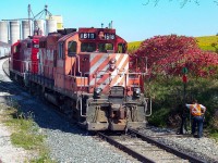 CP GP9u's 1618 and 1605 doing some switching moves at the facility in Putnam. 