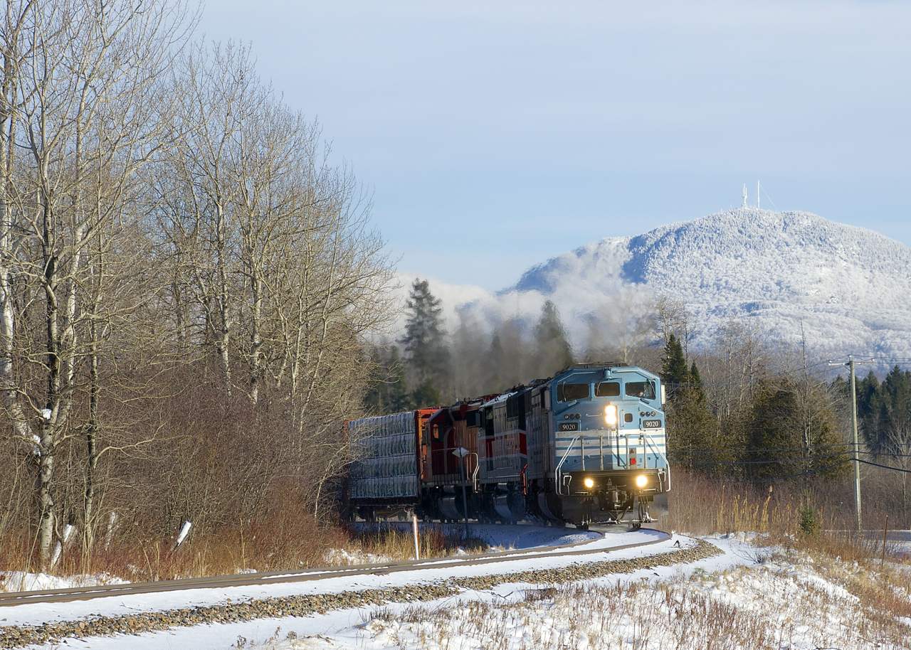 CP 251 rounds a curve on the Sherbrooke Sub with CMQ 9020, CMQ 9017 & CP 6018 for power a bit west of Eastman, Qc. In the background is Mont Orford.