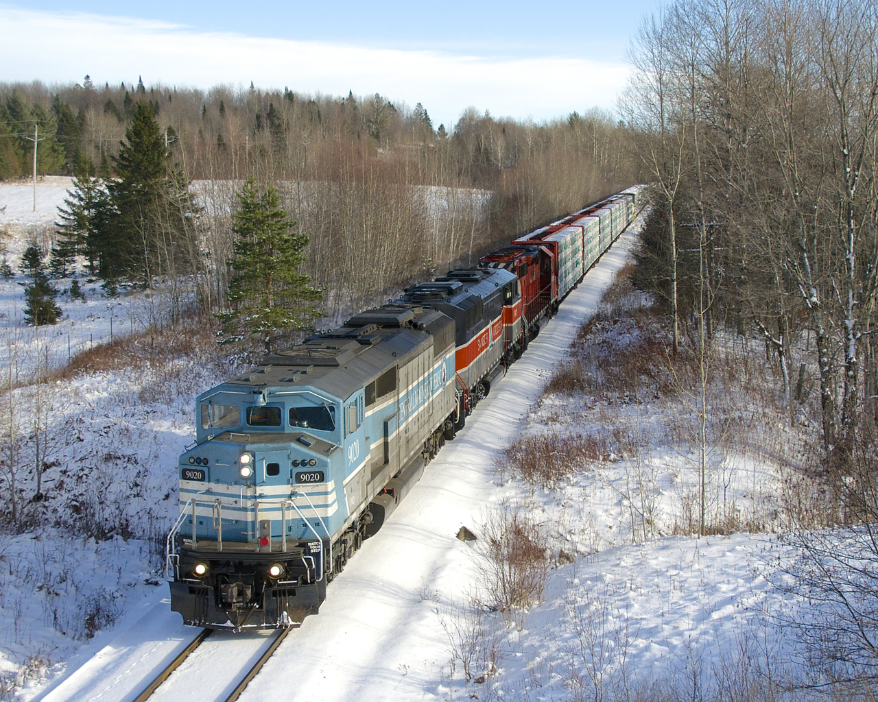 CMQ 9020, CMQ 9017 & CP 6018 lead CP 251 under an overpass just past MP 100 of CP's Sherbrooke Sub.