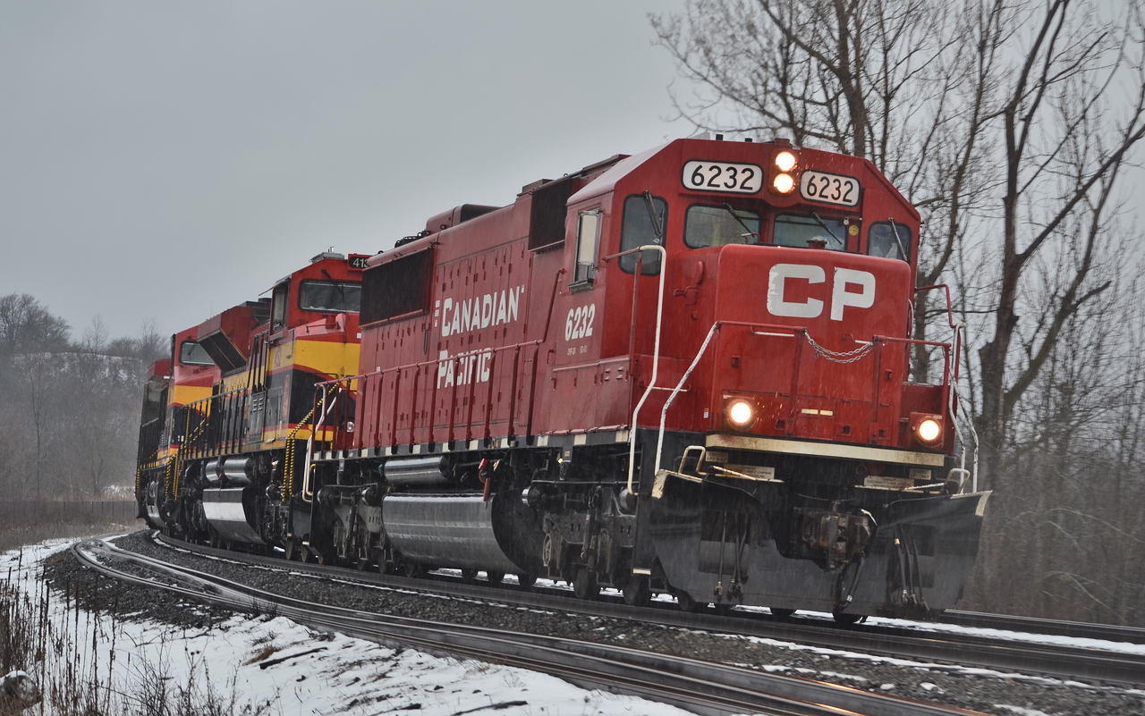 No matter how well I timed getting out of my car, I still was soaked by the time 650 showed up. On probably one of the most miserable days this winter season, 650 had a rather stellar lash up which had many fans out. Was it worth it standing out in the cold and rain? Of course.