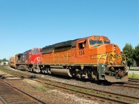 M39491 11 in the process of making a five car lift at Brantford. BNSF 134 and CN 2594 would eventually depart with 87 cars