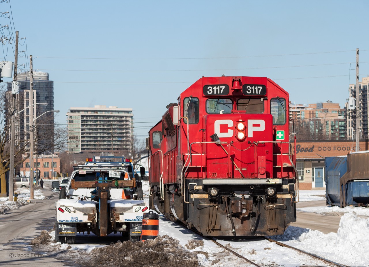 T17 heads back North towards the Galt Subdivision after dropping off a small cut of 3 cars at KOREX.