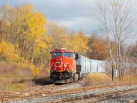 Since these 875s are starting to make a little noise here on RP, I'll take you back to the first one. After taxiing to Fort Erie, the crew had just gotten on 3828 before this shot, and were getting ready to depart with a string of new build grain hoppers that had been temporarily stored there before heading to Winnipeg on this train. 3828 was dropped the night before by 530, on its return trip from Buffalo, which has been the norm for most (<a href="http://www.railpictures.ca/?attachment_id=43636" target="_blank">but not all</a>) of these 875s.