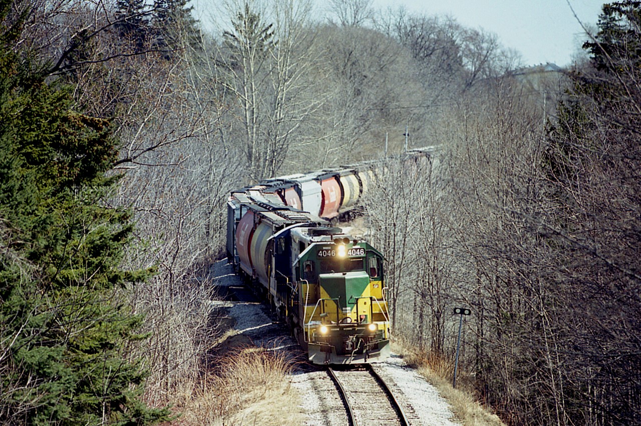 Nice sunny spring (almost!) day as GEXR 4046 and RLK 4001 are heading back to Goderich after having picked up their train in Stratford yard. Photo taken from the Avondale Ave bridge.