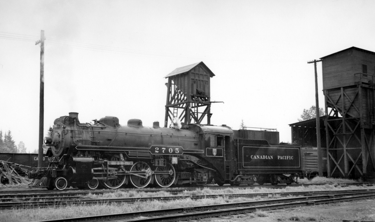 Engine 2705 at Coquitlam yard