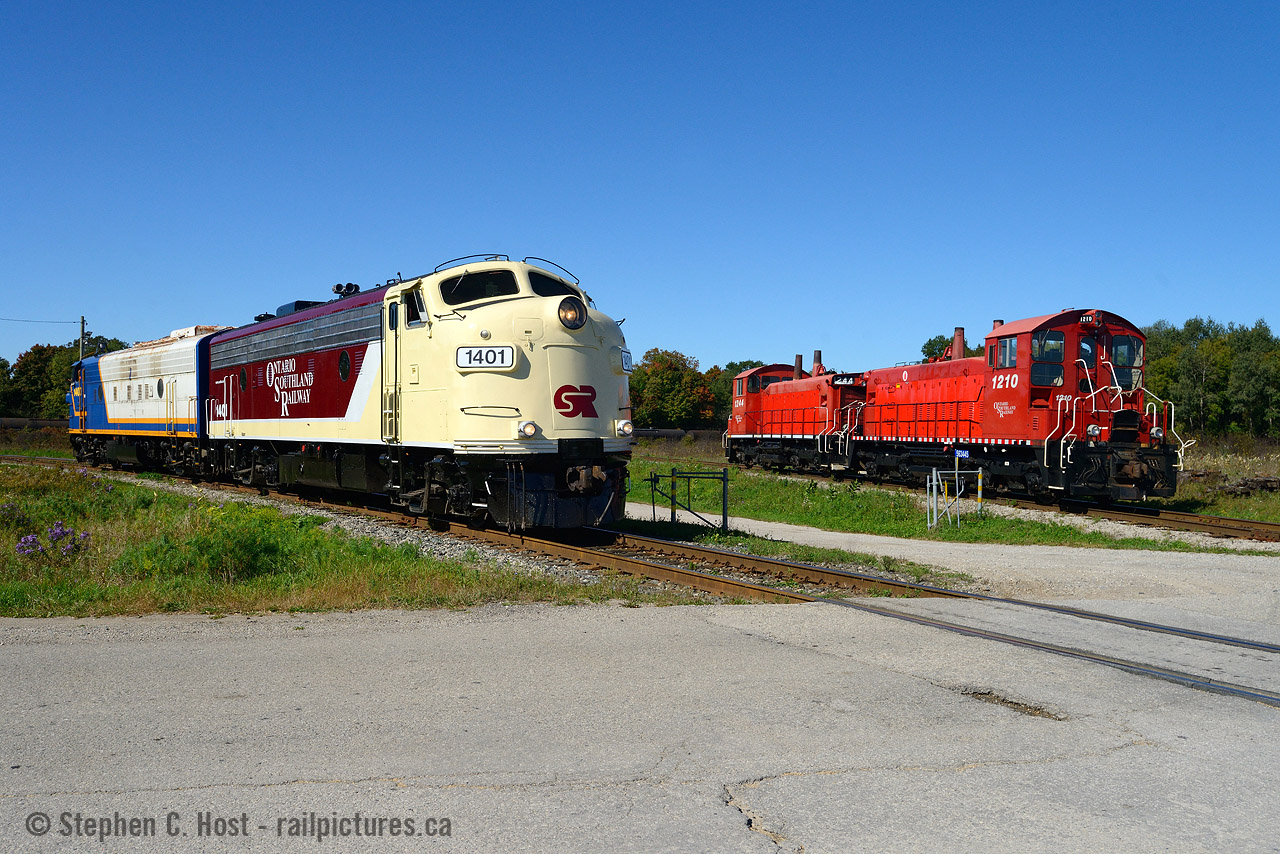 A meeting of two OSR trains as the Woodstock job enters CAMI while the CAMI job waits for their turn to go into the yard and perform work. For railfans, you can't go wrong with any time spent on the O.S.R as their merry go round of motive power means you'll always get something different. Note: This was not long after 1401 was released from the paint shop, I want to say mere days.
