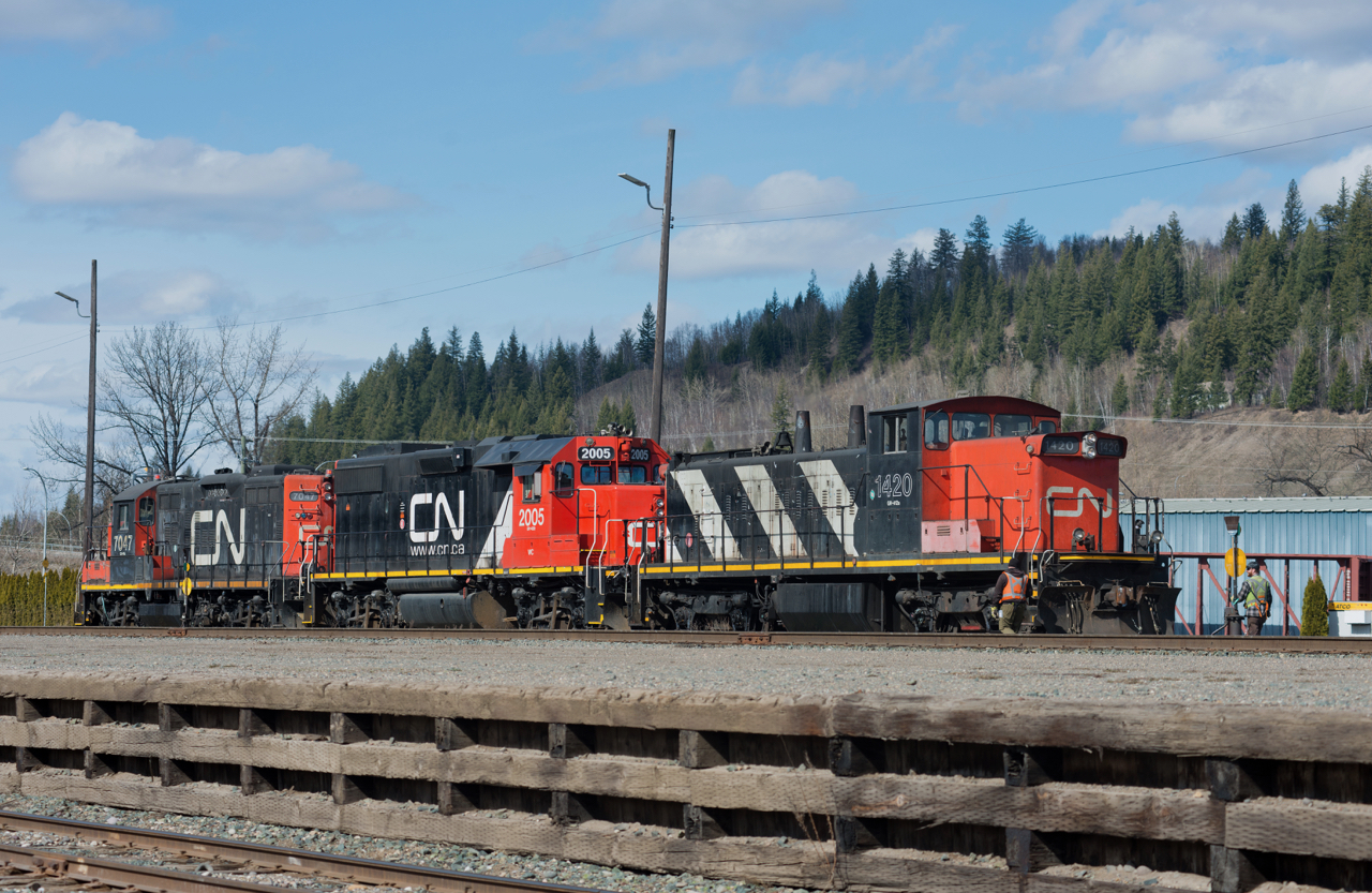A decent assortment of units makeup this set of yard power seen working the west end of north yard in Prince George.  The CN 1420 has reportedly since been sold to Cando.