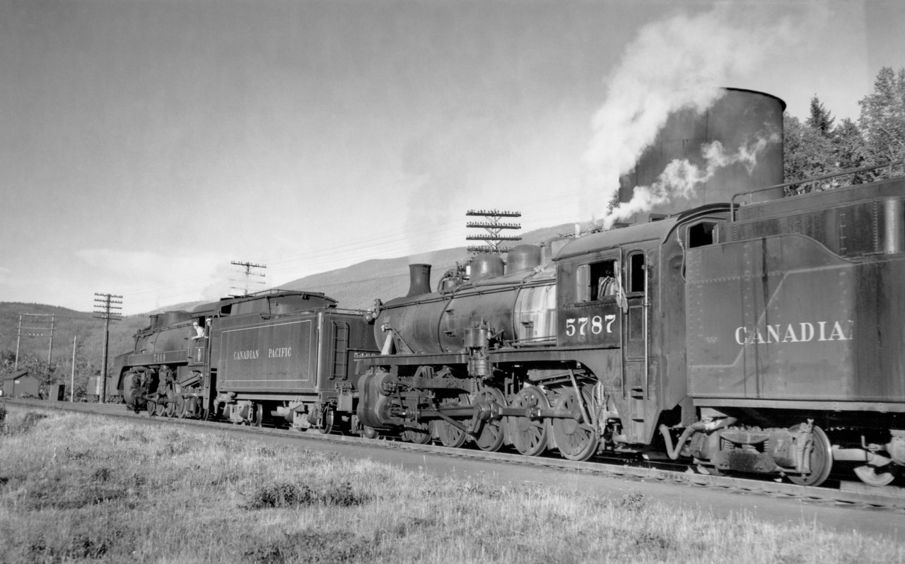 CP train 952 with engines 5469 and 5787 at Sicamous