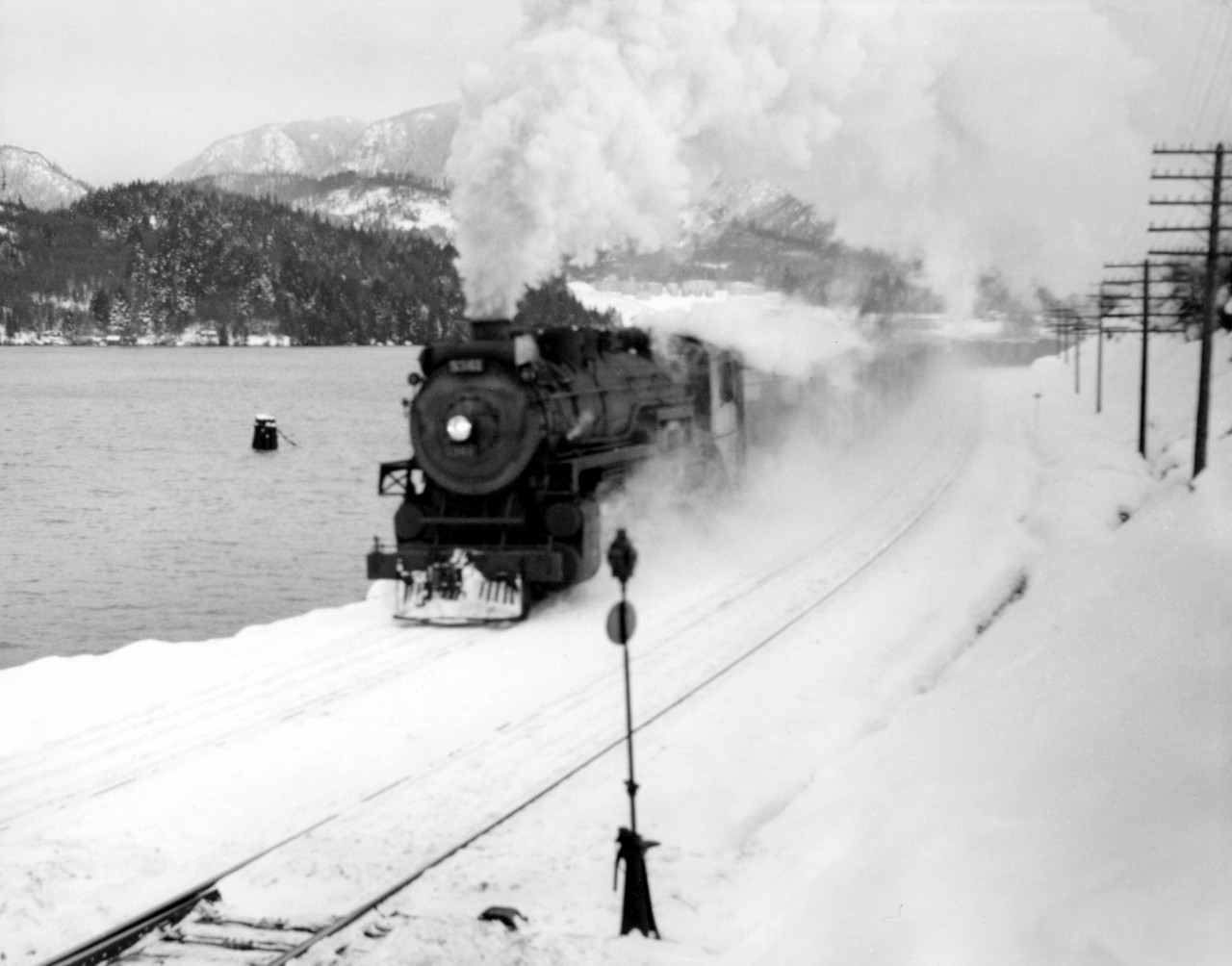 CP 5342 west at Barnet