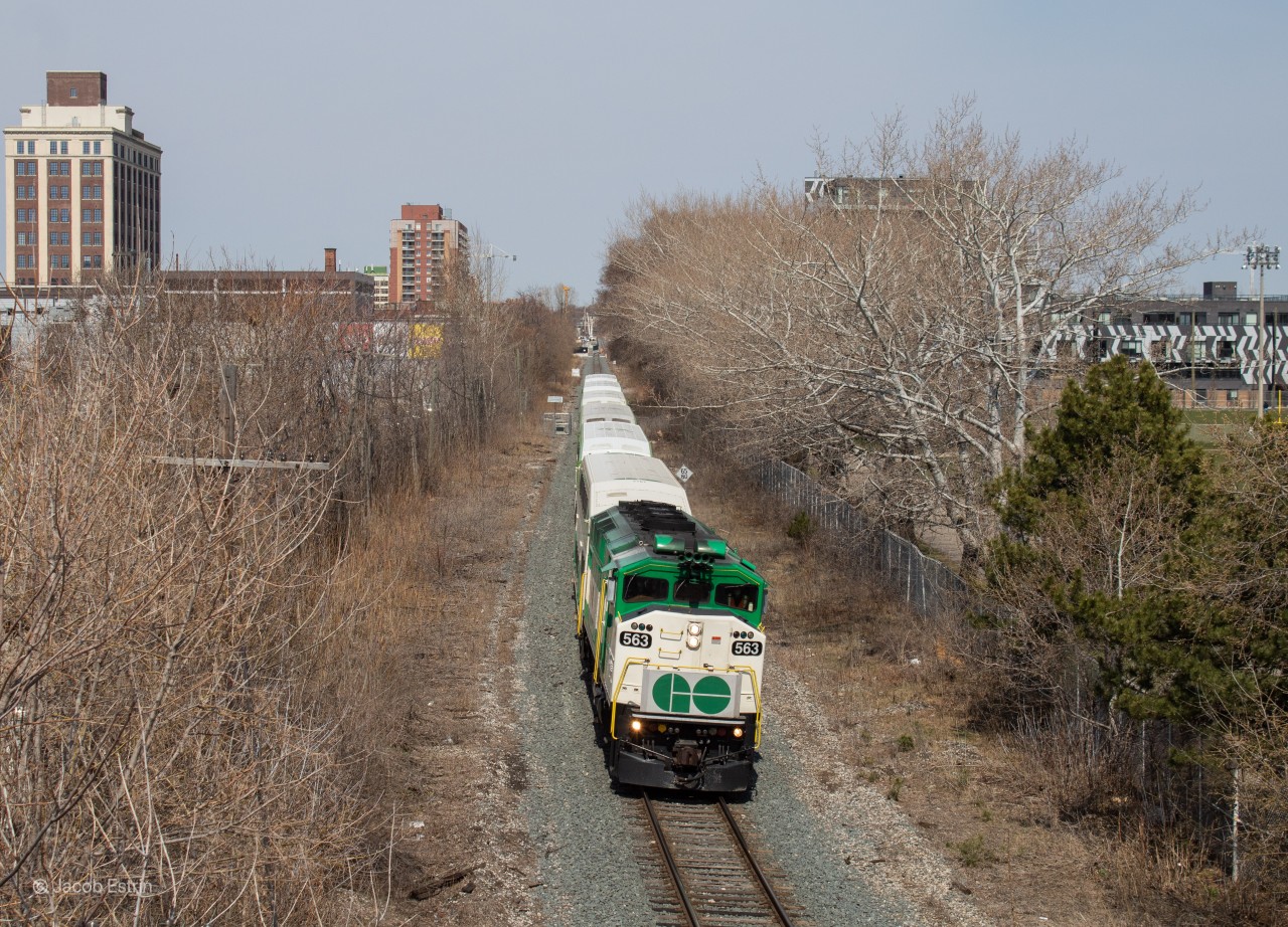 GO 559 leads a Southbound Barrie train under Dundas Street West in Parkdale!