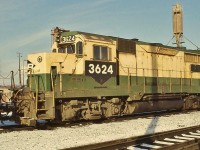 <br>
<br>
   Ah...the early days of Conrail....ex whatever were common on the ex NYC Water Level Route through that fan hot spot of Silver Creek N.Y.....
<br>
<br>
   No surprise when the Can Opener ( CR  logo ) odd balls started to show up at Agincourt via the TH&B run throughs 
<br>
<br>
   EMD GP35 built 12-1963 serial 28637 constructed as Reading #6505, 
<br>
<br>
   renumbered  to CR 3624  and is the middle unit of the CR trio  GP38-2 8071 – GP35 3624 -  U30B 2887
<br>
<br>
   and while early VIA was interesting...the CR produced a heck of good show it's first decade !
<br>
<br>
   [….watch out a U boat is in the area ! ]
<br>
<br>
   ex Reading GP35 at CP Rail Agincourt, December 2, 1978 Ektachrome by S.Danko
<br>
<br>