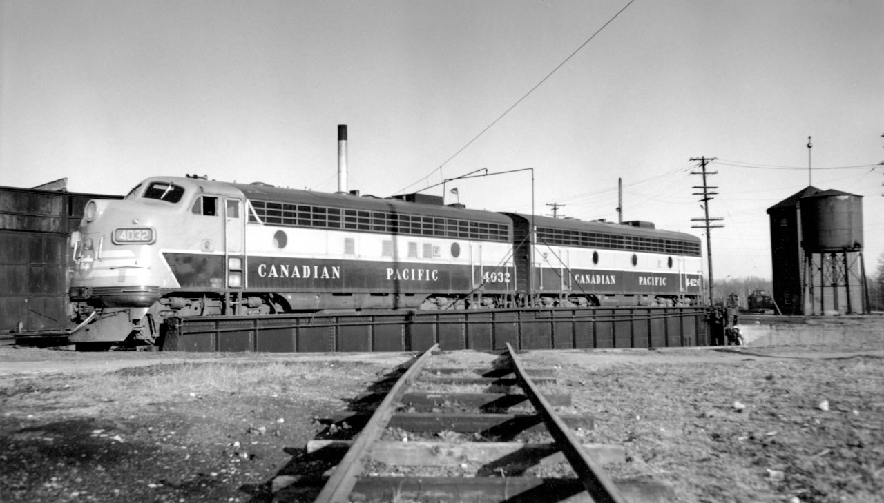 4032 and 4426 on turntable at Coquitlam.  A two unit locomotive such as this replaces the 5300's in tonnage between Coquitlam and Calgary.  This locomotive takes 3200 tons to Calgary with no helpers at any point.  The 5300 took 6000 tons to Ruby Creek, 1900 tons to North Bend, and less east of North Bend.