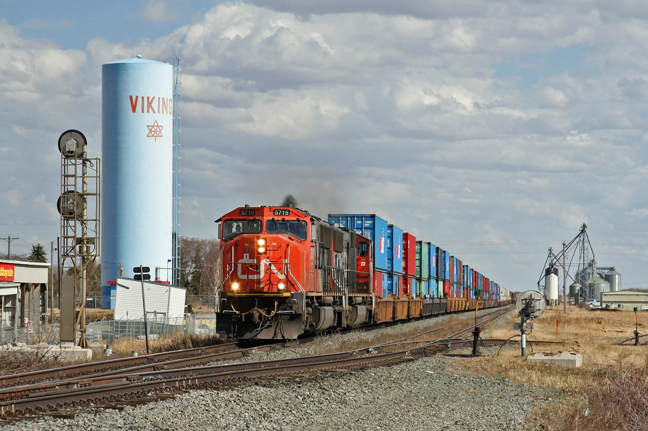 CN 5715 and CN 5706 highball through Viking, Alberta.  

https://www.youtube.com/watch?v=dyxFN5Q0gZU&t=13s