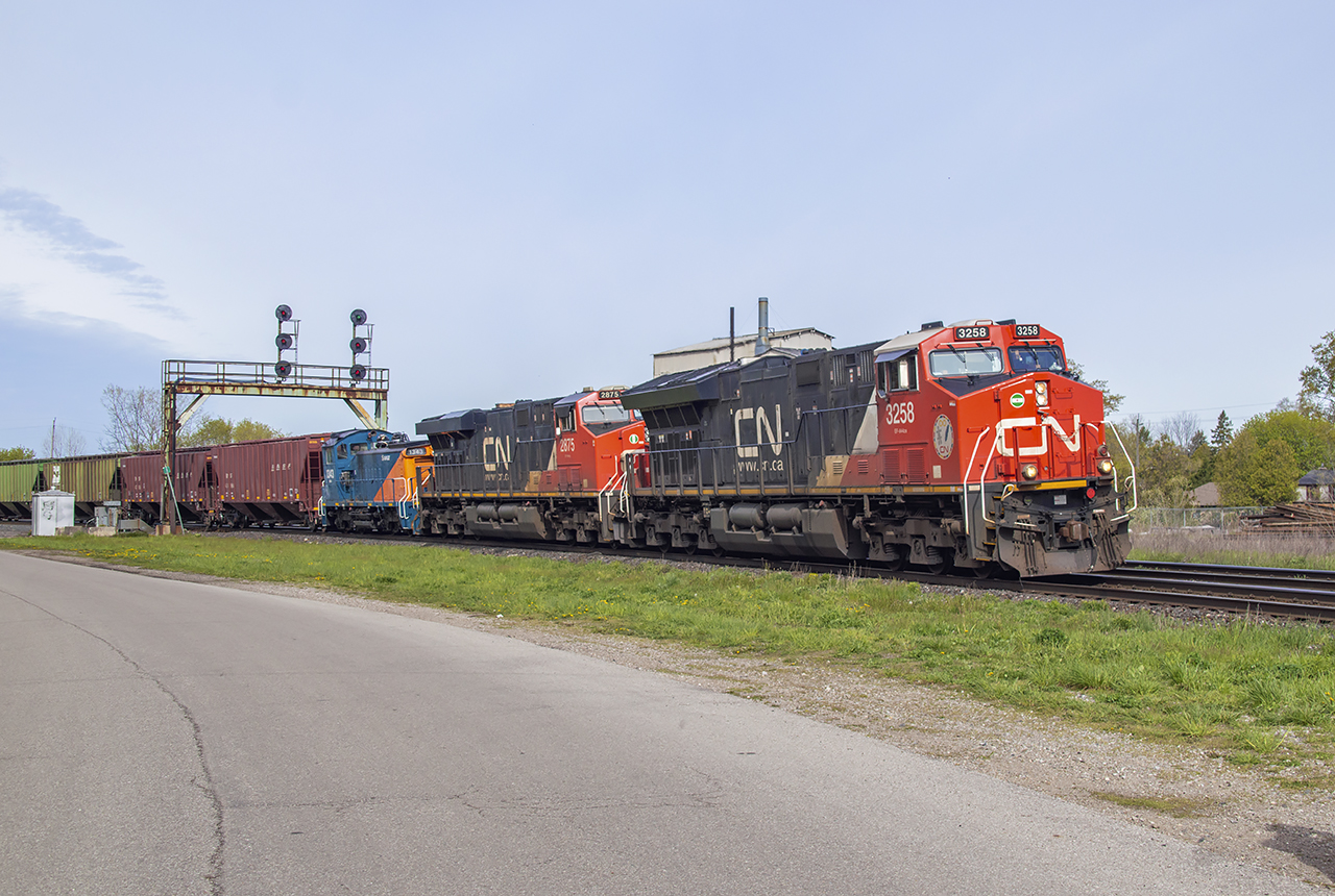 CN M394 is seen curving through Paris Junction with SW1200RS SVGX 1343 trailing the power.  Back on home rails after many years, this former CN unit built in 1959 with the same number was sold to CANAC in 1999, and later to Savage Services Corp. and it would appear has spent a number of years working at the Whiting, Indiana BP Refinery.Seth B. was able to catch 1343 twice in 1985:January 1985: Working the fertilizer plant at Fort Saskatchewan, Alberta.March 1985: Working around Scotford Yard.