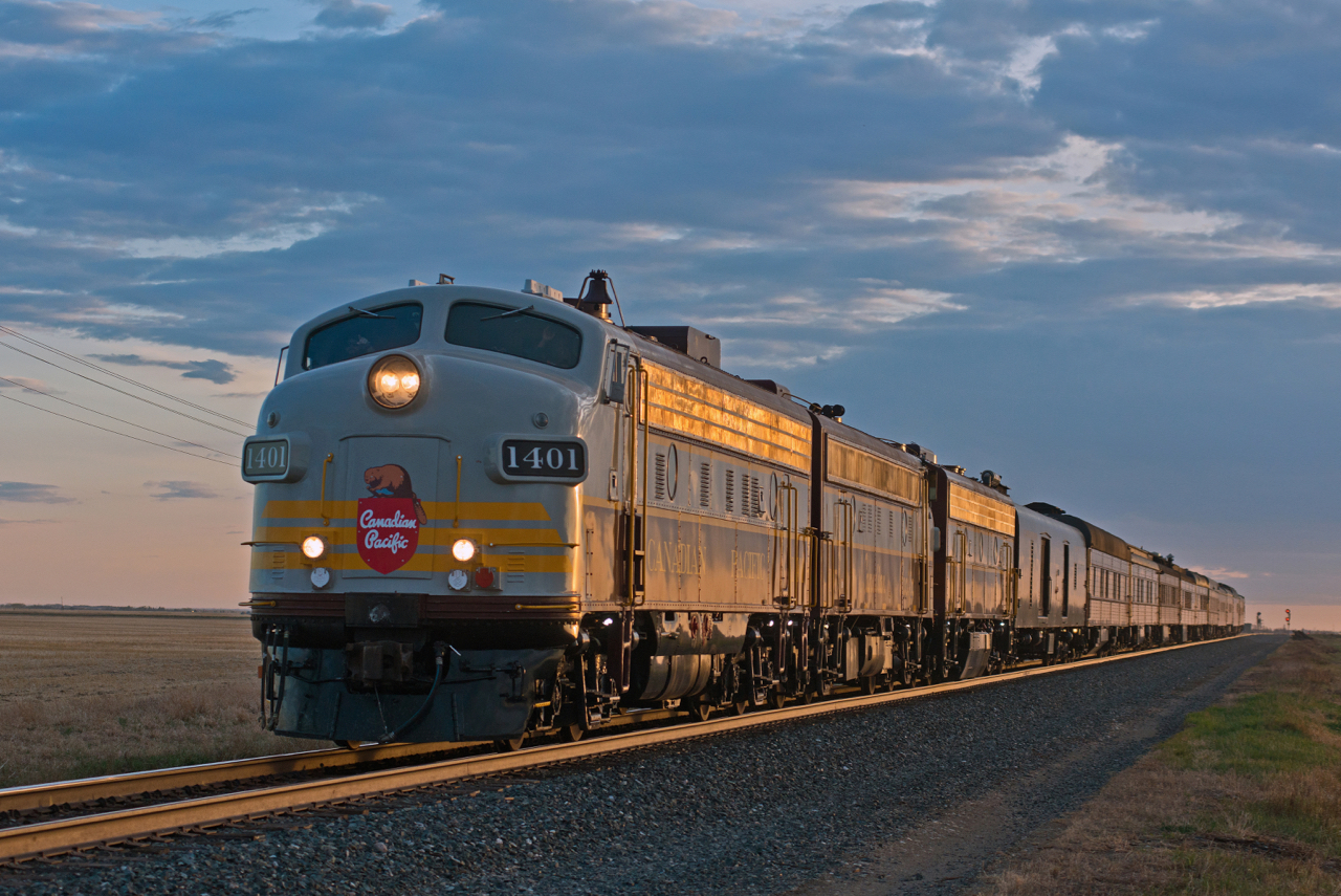 Thanks to tip-offs from AJ and Tim I was able to catch this A-A-B consist on CP 40B in some interesting lighting conditions just west of Grand Coulee Saskatchewan.