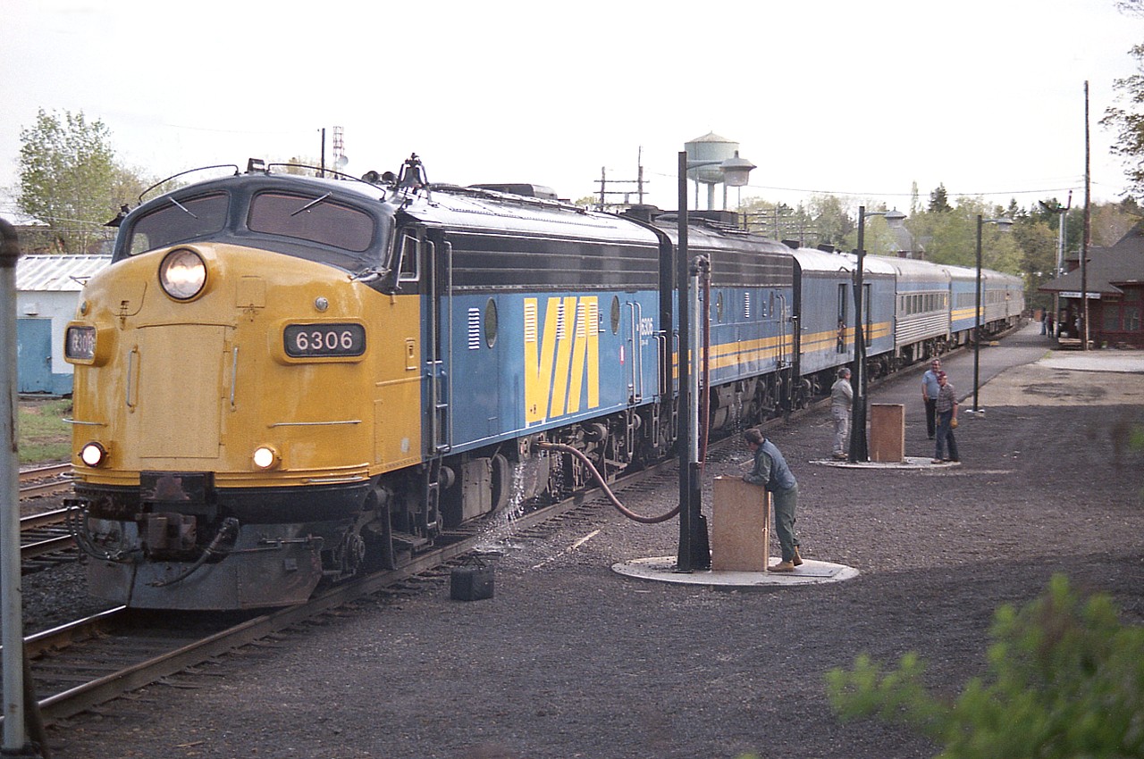 Railpictures.ca A.W.Mooney Photo Stopped for servicing at Parry