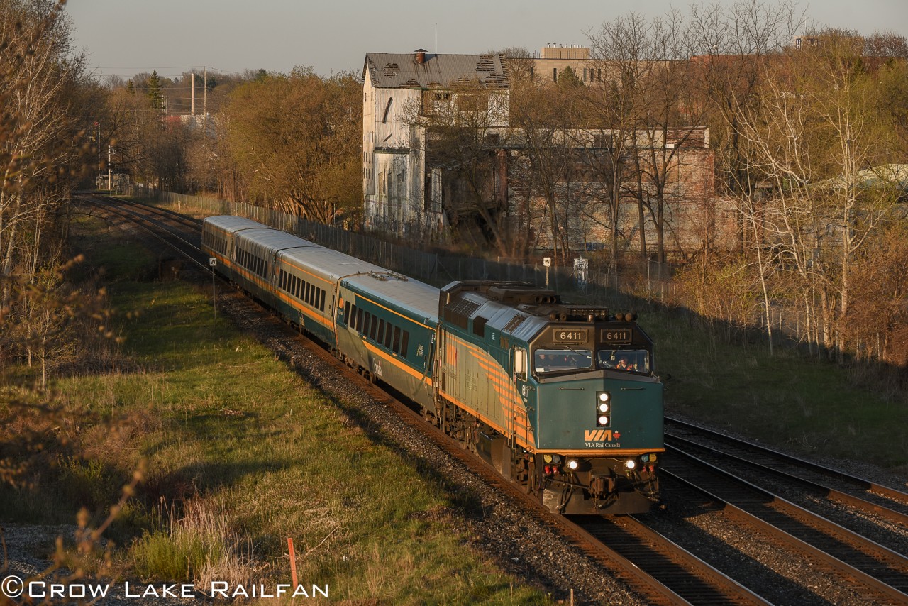 VIAs in golden light.
A westbound via slows to a stop to let passengers board at Brockville last month.