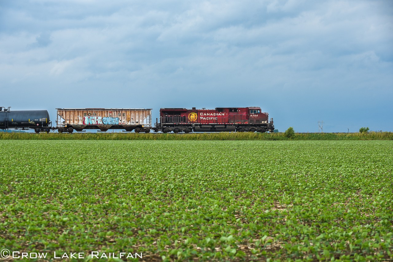 CP 650 makes good time on the Winchester Subdivision at De Beaujeu as it heads for Albany with ethanol loads.