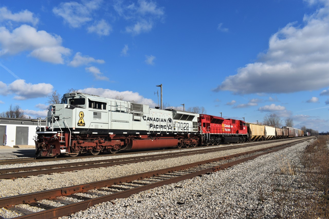 CP's Navy Tribute Unit 7022 Leads CP 247 into Welland Yard as crews align switches and prepare to begin yard work.