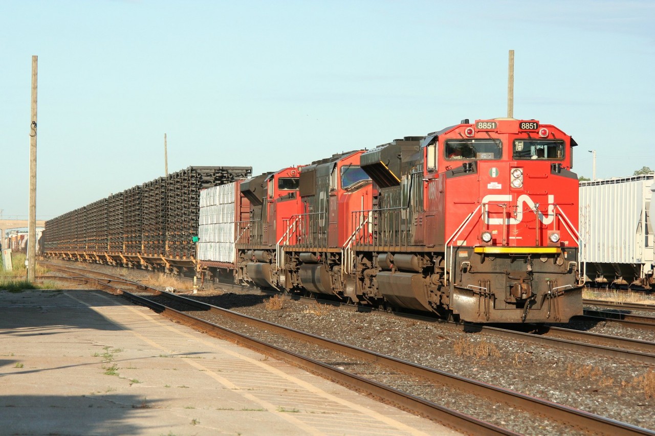 Three units power a Saturday evening 385 out of Sarnia to Port Huron, MI.