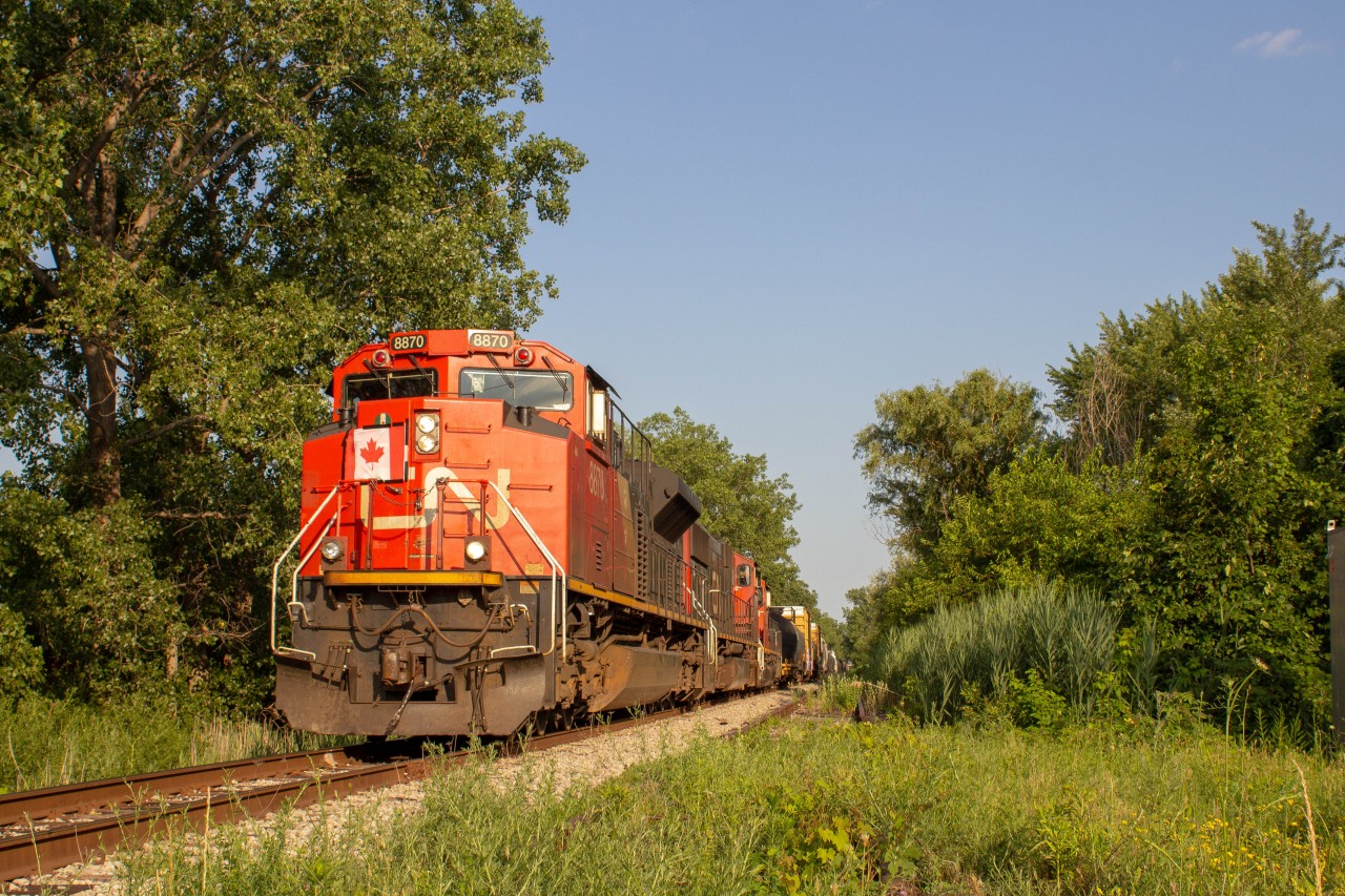 A Super late Cn 439 on the CASO with a Canada flag on the cab, a nice treat for Canada day. 439 waited in Walkerville for almost 3 hours right behind another train to wait for it to leave, making it come in some sweet light.