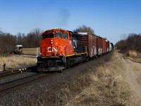 CN A401 takes the slight curve at Kerwood on its way west to Sarnia. 