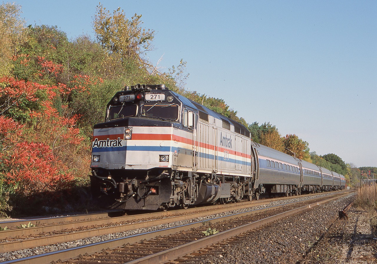 It is unfortunate I didn't put more effort into photographing Amtrak's F40's, at the time I found them a bit boring but soon found out they didn't have many years left in them. By this date the P42's were already powering most trains across the system so I did what I could to catch the remaining ones traveling into Canada. 271 was one of the units with the ditch lights cut into the nose and is seen here leaving Bayview Junction behind as the train heads into Hamilton. The Amfleet cars were very common on this run and up to the recent pandemic were still the norm, typically in a five pack.