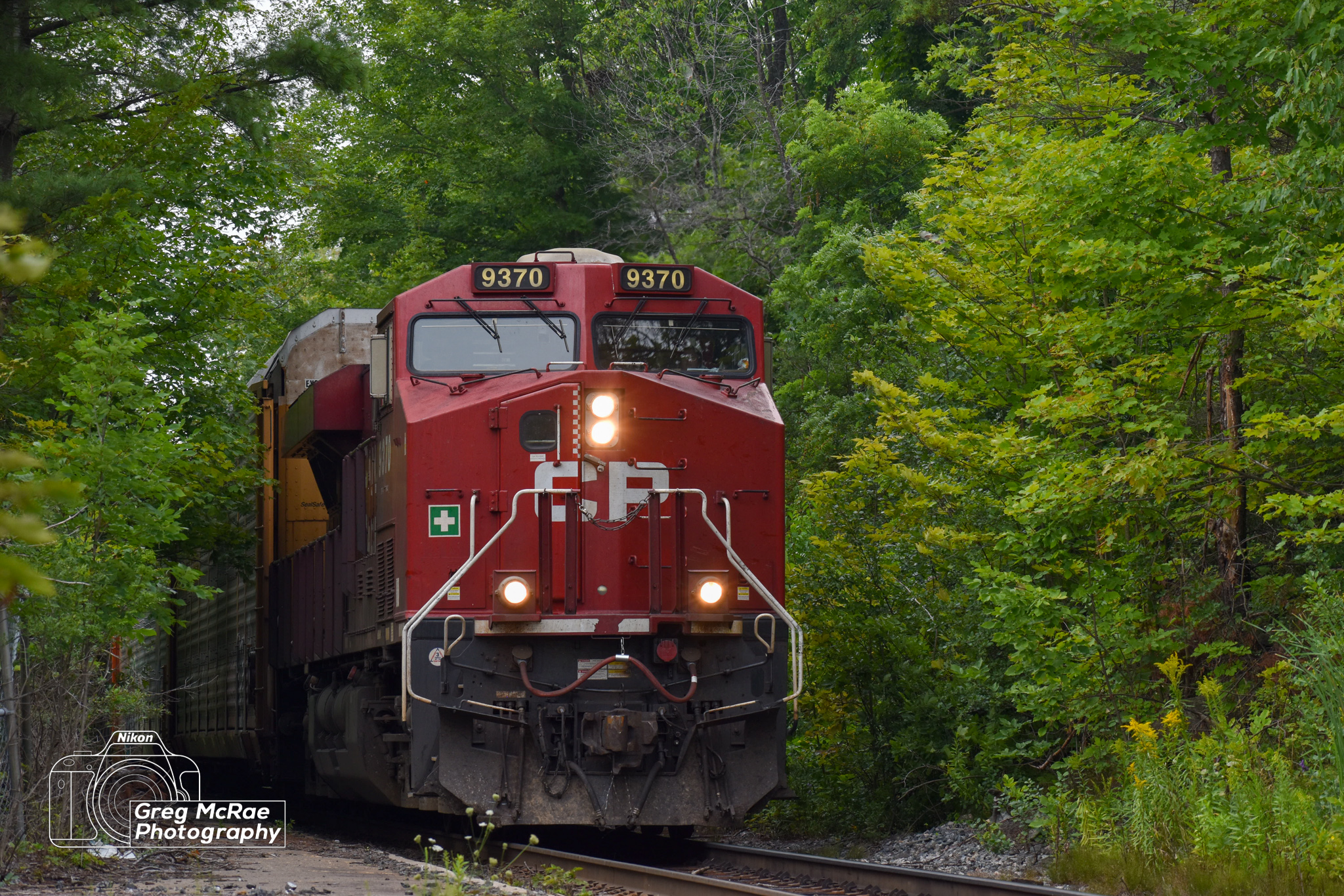 Railpictures.ca Greg McRae Photo CP 9370 crawls past the Parry Sound