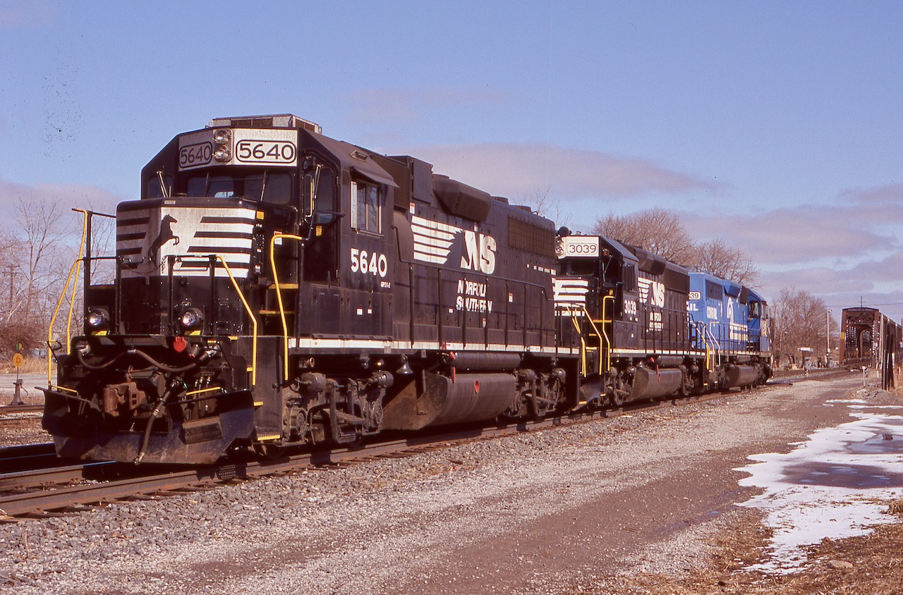 It is hard to believe this was the last NS shot I have taken in Fort Erie considering they cross pretty much everyday. I guess that tells you how often I go to Fort Erie, LOL. This day back in 2009 I shot the last Conrail painted unit I would ever see on NS as the Buffalo - Fort Erie transfer job is seen arriving at the CN-NS interchange point, with a decent mix of EMD's. The train would wait for CN 339 to do a set off and for a CP train to pass before heading back States side.
